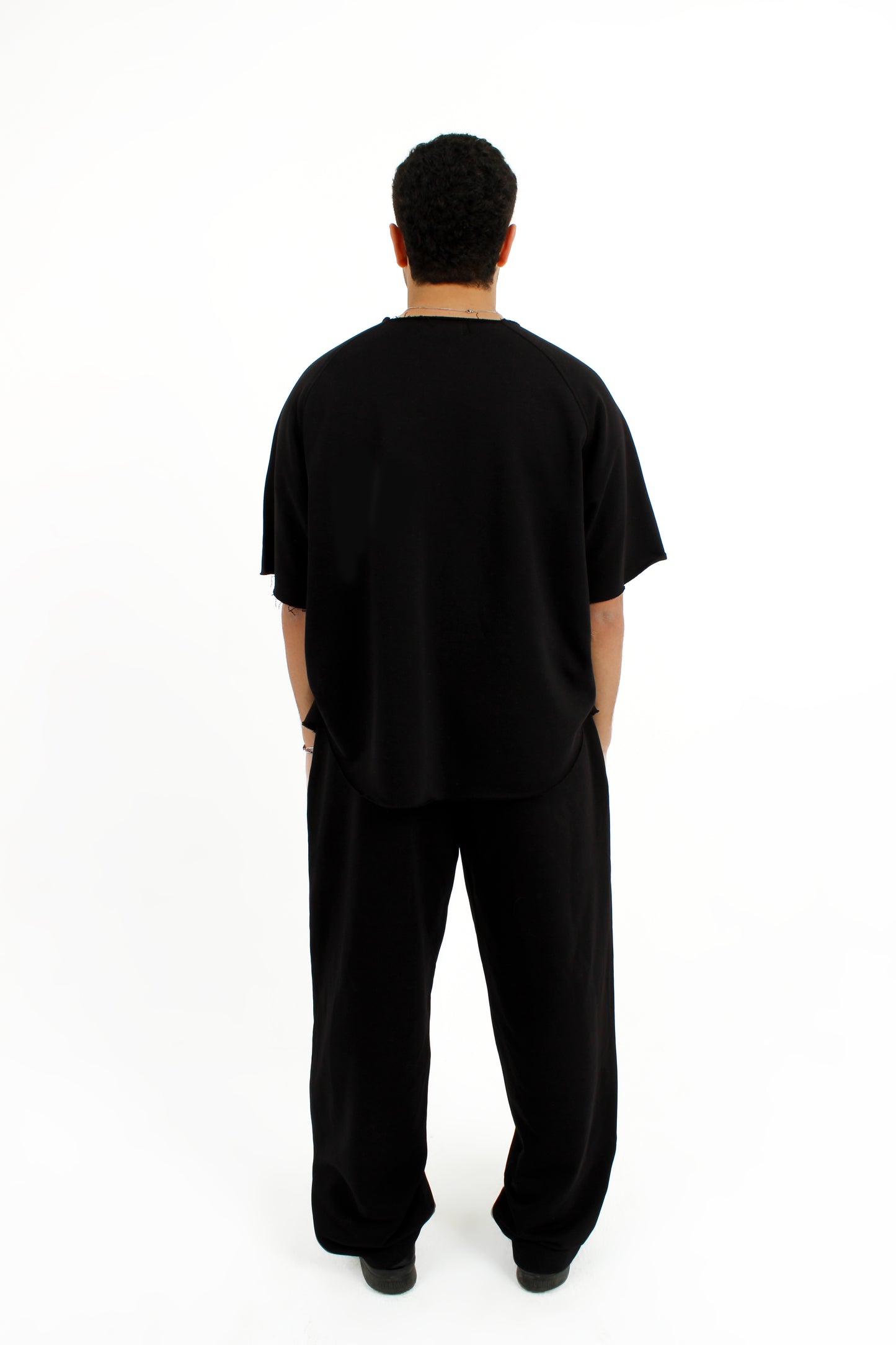 UNFINISHED OVERSIZED T-SHIRT IN BLACK